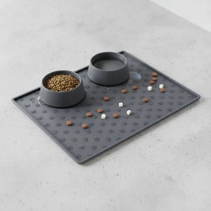 Tapis de repas silicone antidérapant pour animaux - vue de biais