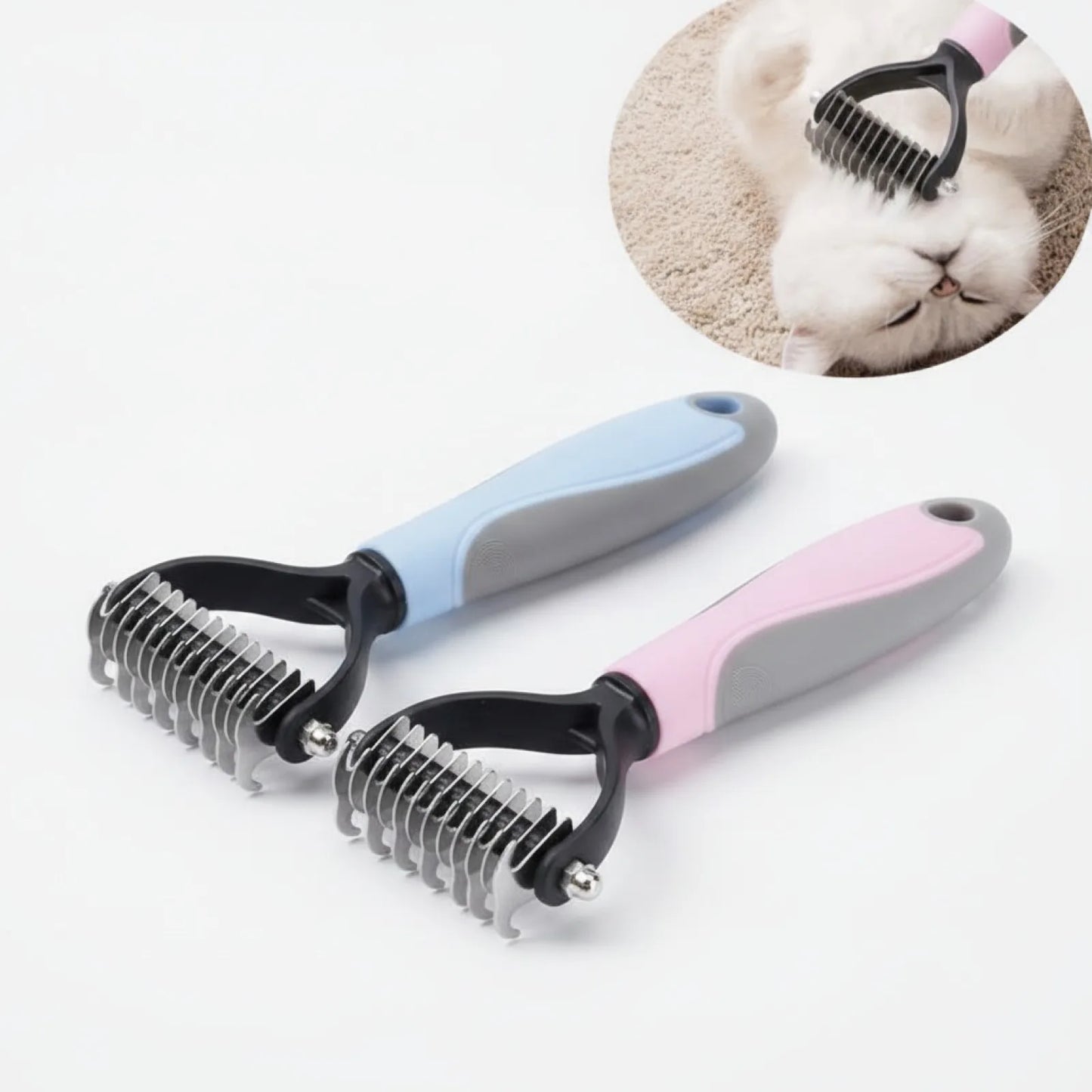 Brosse anti-poils pour chat et chien - vue de biais