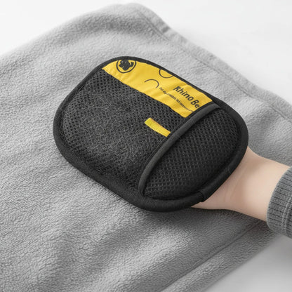 Gants électrostatiques anti-poils pour animaux - en situation