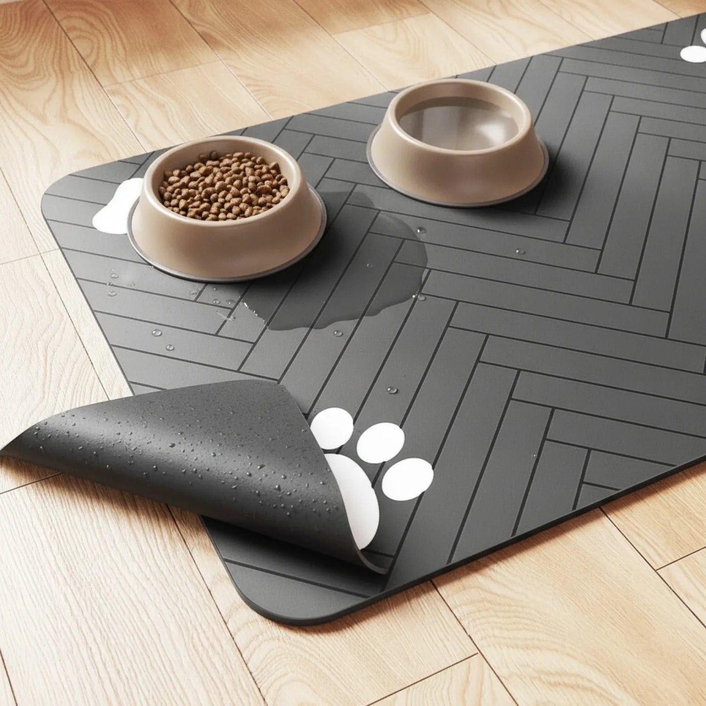 Tapis absorbant anti-éclaboussures repas chien et chat - en situation