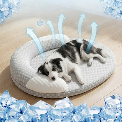 Tapis rafraîchissant soie glacée pour chien et chat - en situation