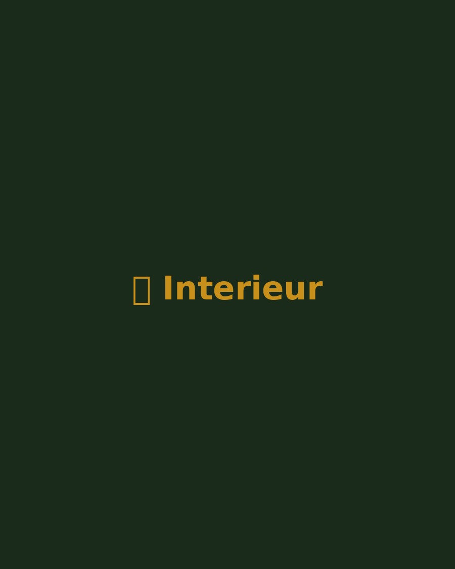Golden Retriever dans un interieur moderne